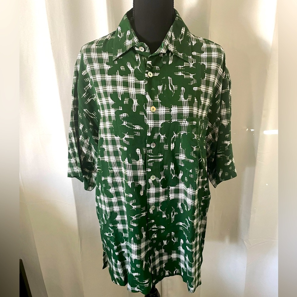 ❌SOLD❌ Men’s Kiele Aloha Shirt in Hawaiian Hibiscus Quilt Size Large